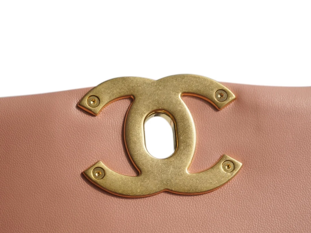 샤넬 19백 미디엄(스몰) 골드 체인 램스킨 라이트 핑크