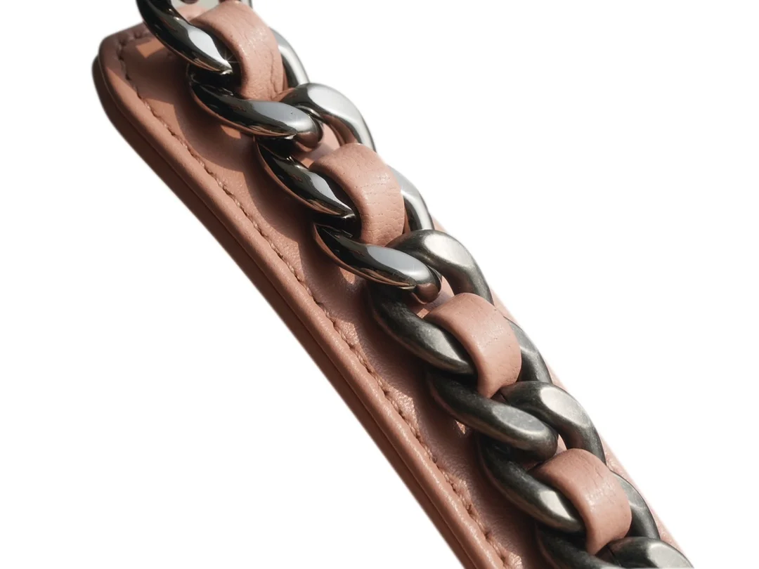 샤넬 19백 미디엄(스몰) 골드 체인 램스킨 라이트 핑크