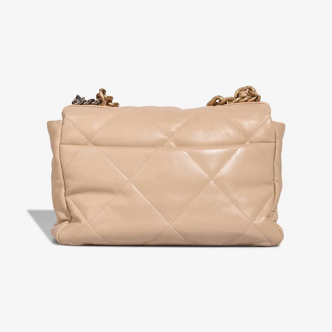 샤넬 19백 라지 골드 체인 램스킨 살구