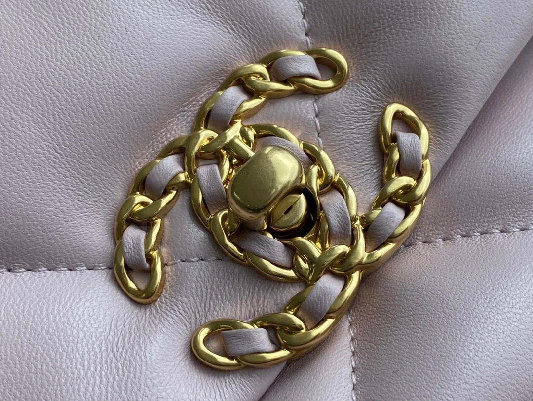 샤넬 19백 라지 골드 체인 램스킨 핑크