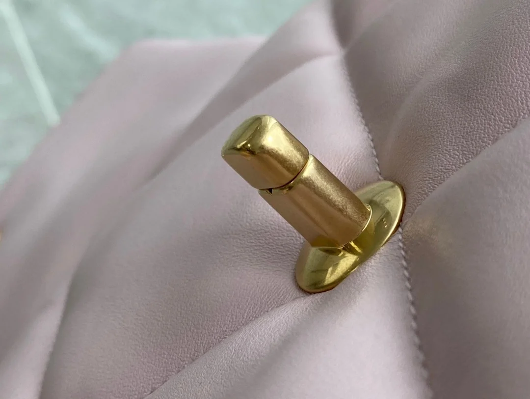 샤넬 19백 라지 골드 체인 램스킨 핑크