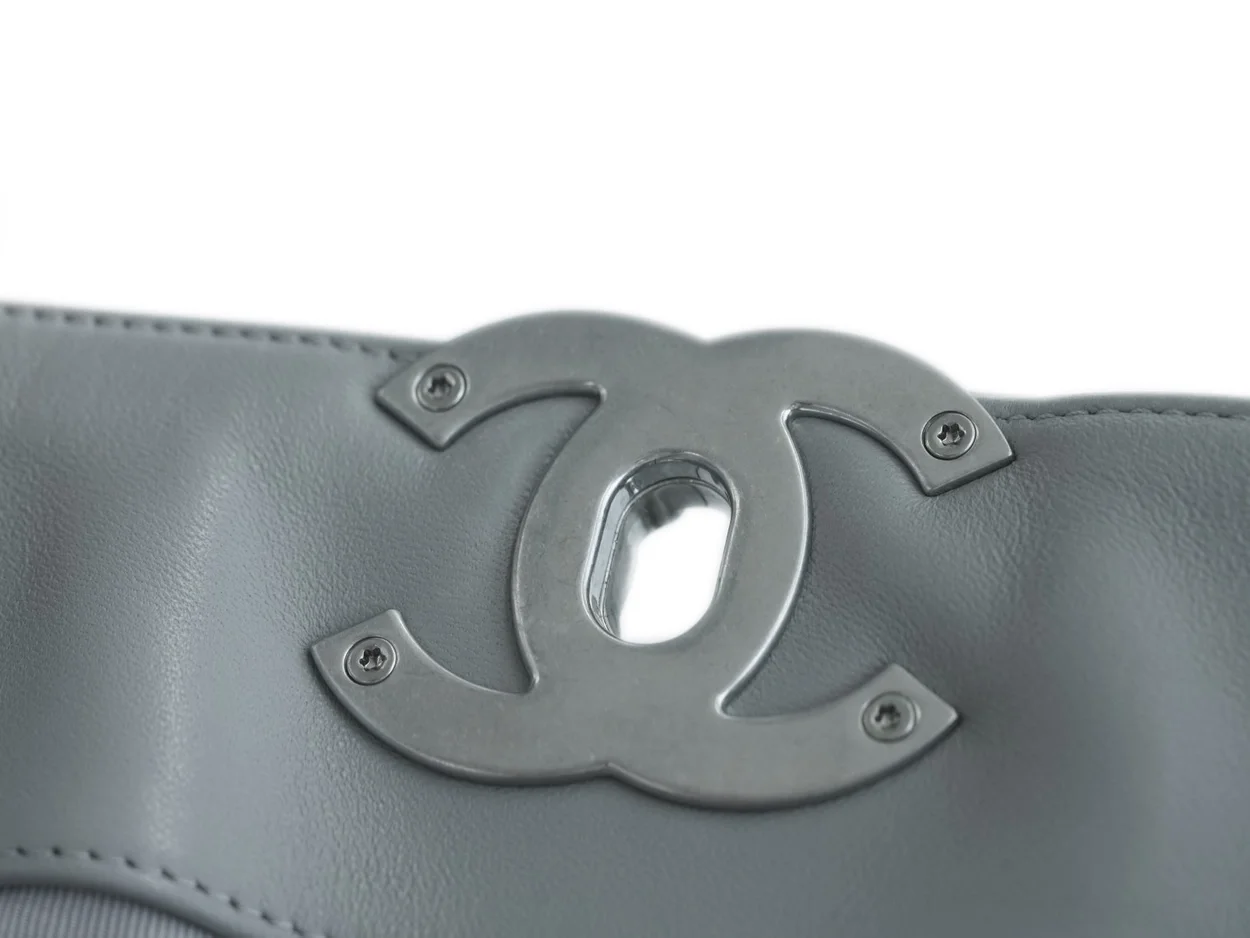 샤넬 19백 쇼핑 토트 미디엄 램스킨 그레이