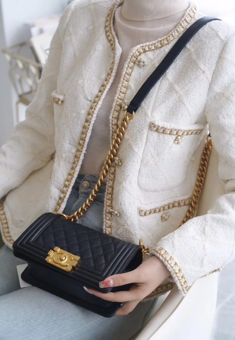 샤넬 보이백 스몰 블랙 금장 캐비어