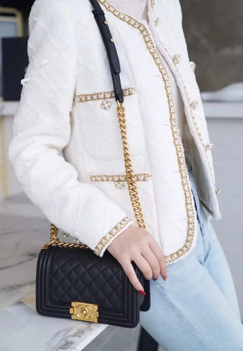 샤넬 보이백 스몰 블랙 금장 캐비어