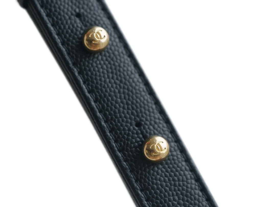 샤넬 보이백 스몰 블랙 금장 캐비어