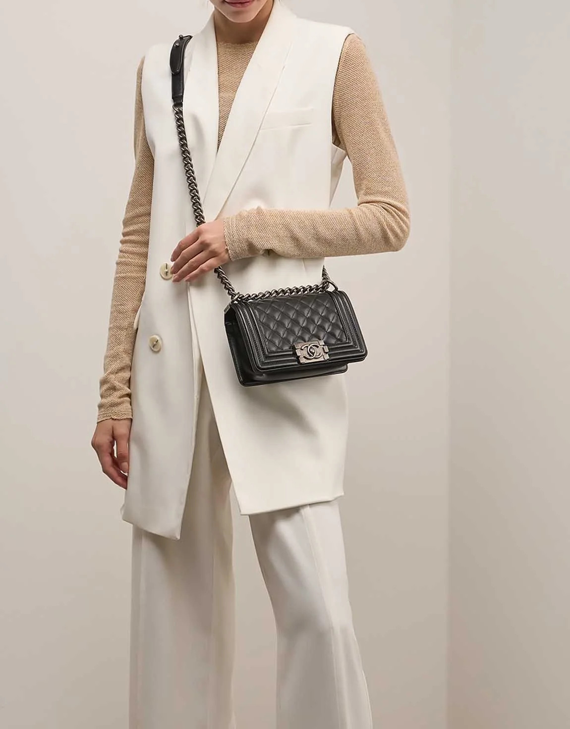 샤넬 보이백 스몰 블랙 은장 캐비어