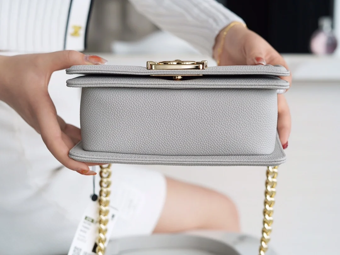 샤넬 보이백 스몰 그레이 금장 캐비어