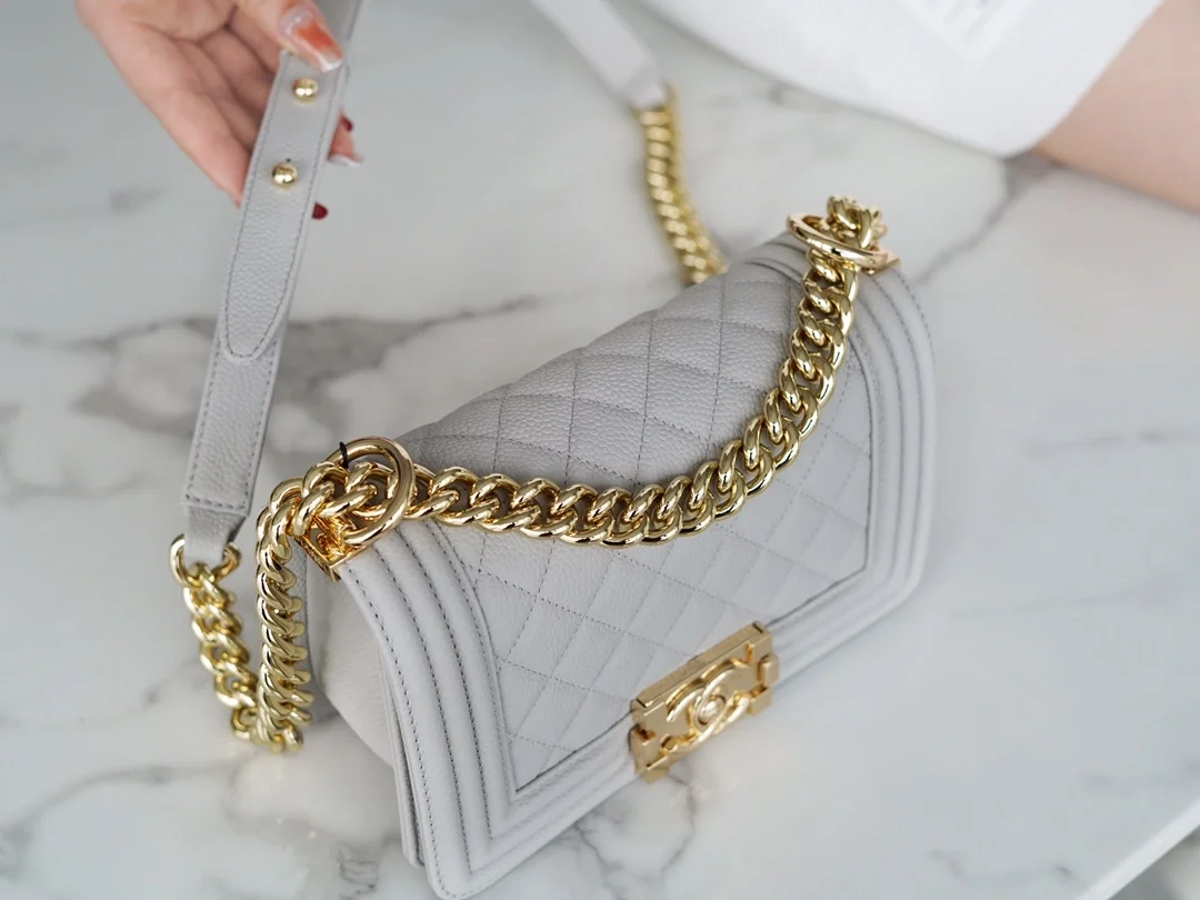 샤넬 보이백 스몰 그레이 금장 캐비어