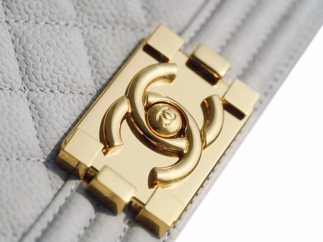 샤넬 보이백 스몰 그레이 금장 캐비어