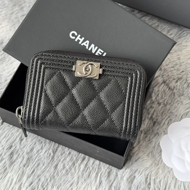 샤넬 보이 캐비어 은장 카드지갑 A80602