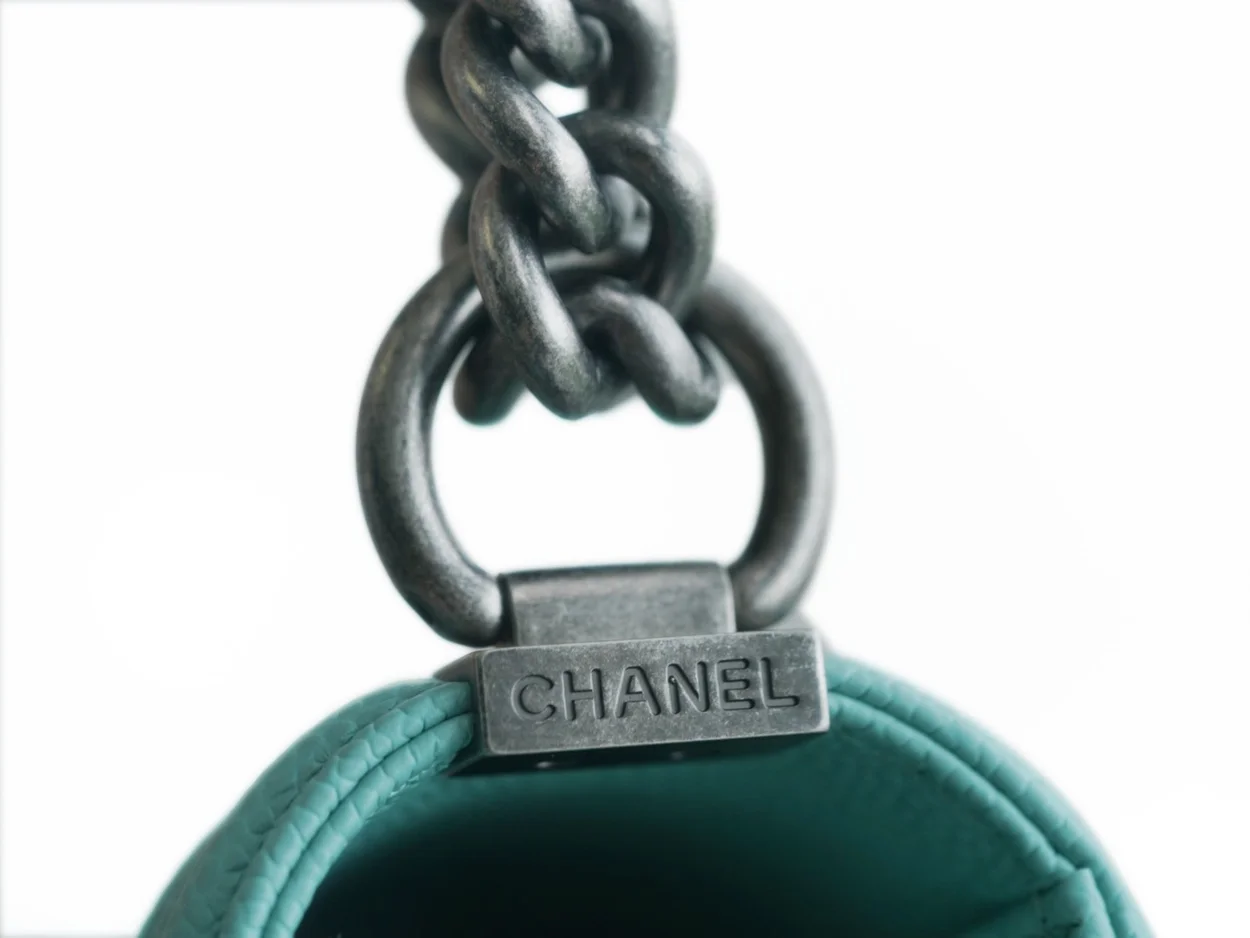 샤넬 보이백 스몰 티파니 블루 은장 캐비어