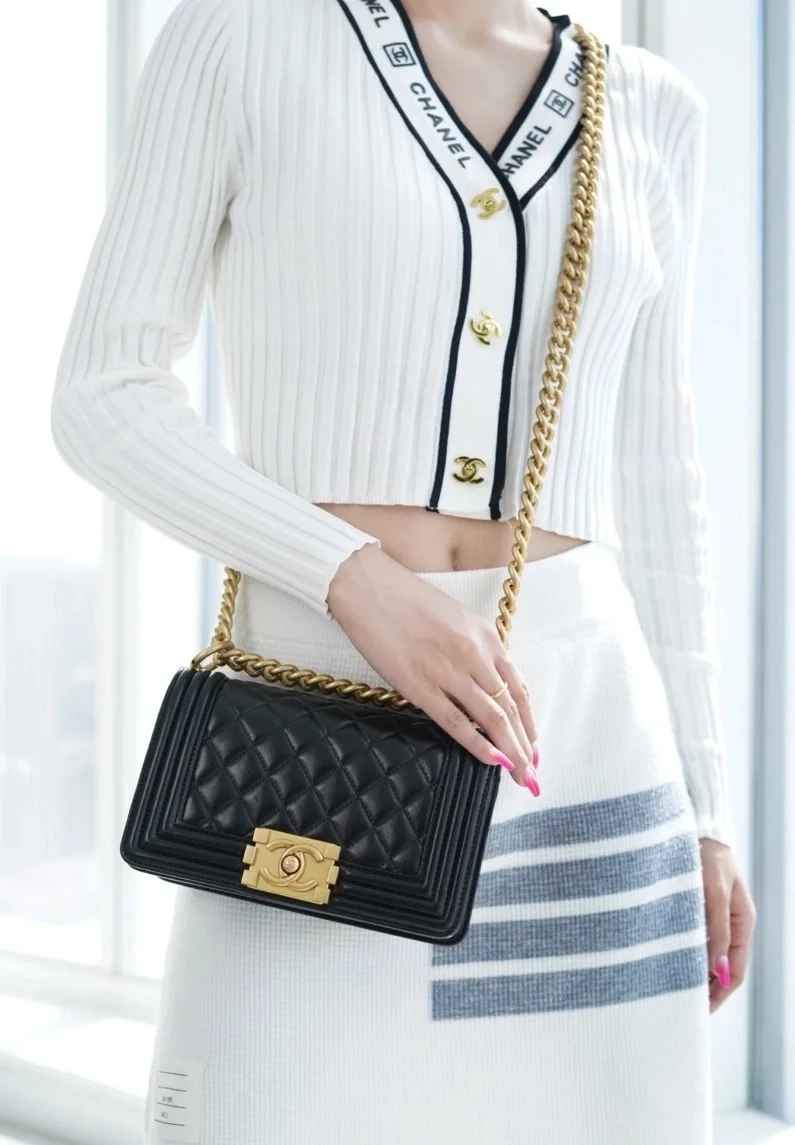 샤넬 보이백 스몰 블랙 금장 램스킨