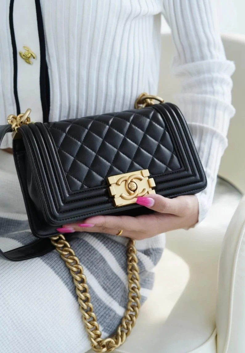 샤넬 보이백 스몰 블랙 금장 램스킨