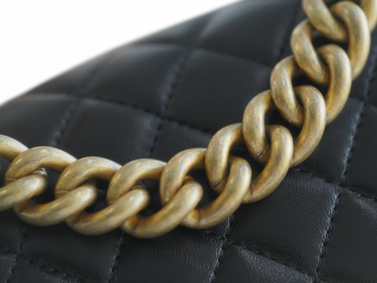 샤넬 보이백 스몰 블랙 금장 램스킨