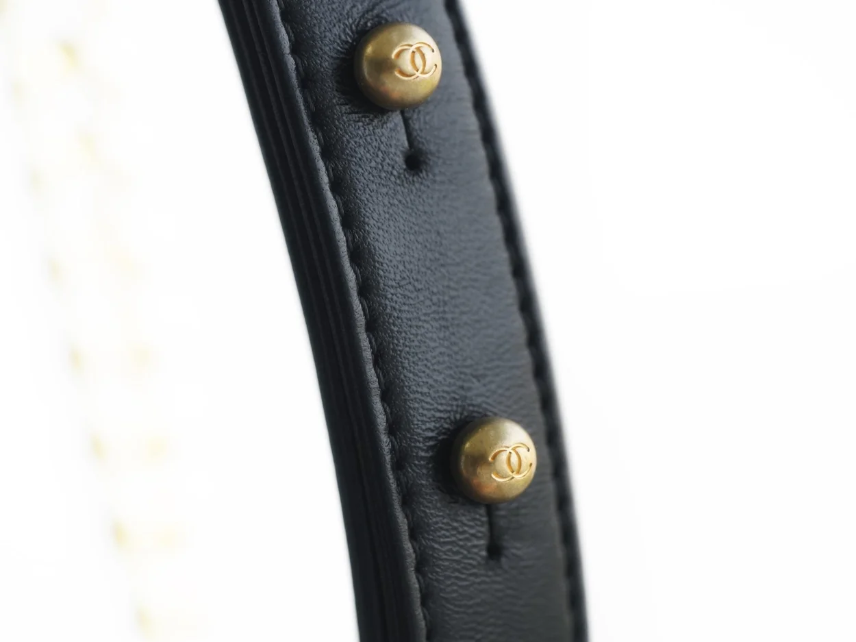 샤넬 보이백 스몰 블랙 금장 램스킨