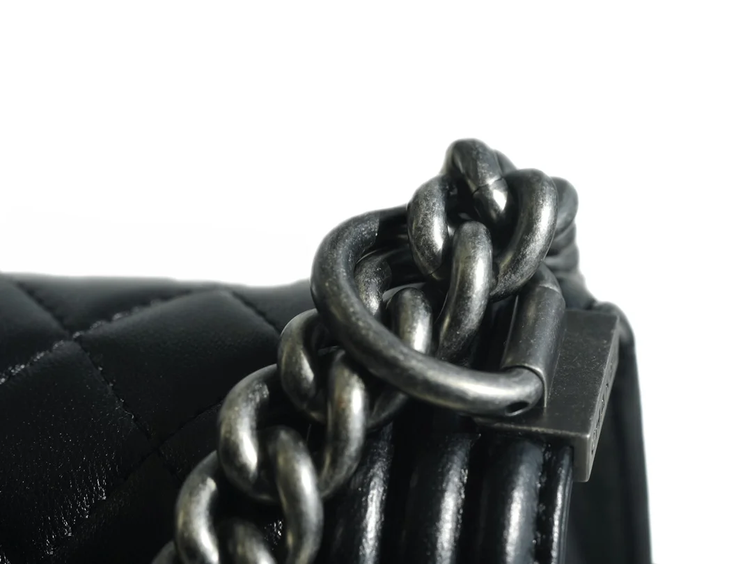 샤넬 보이백 스몰 블랙 은장 램스킨