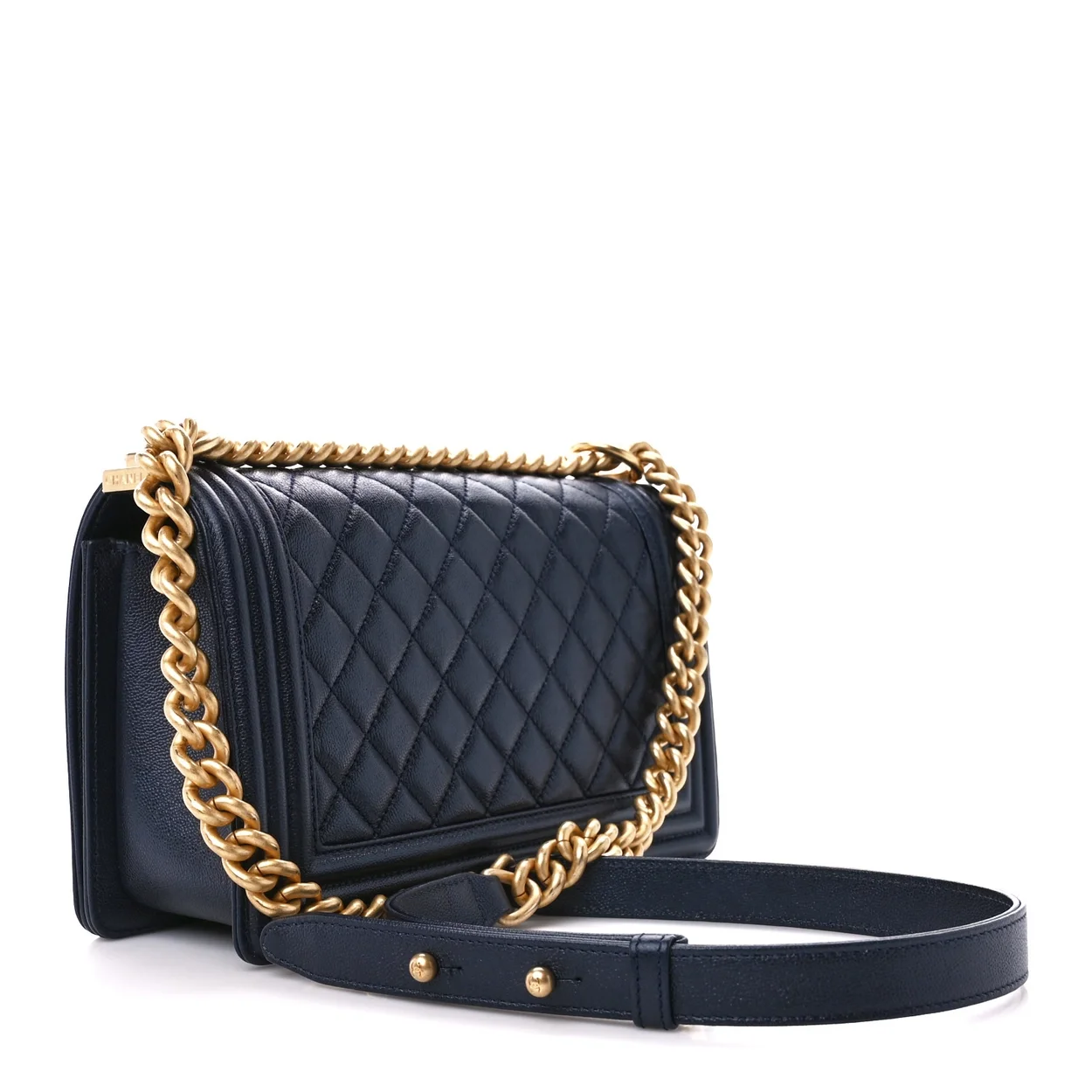 샤넬 보이백 미디엄 다크 블루 금장 캐비어