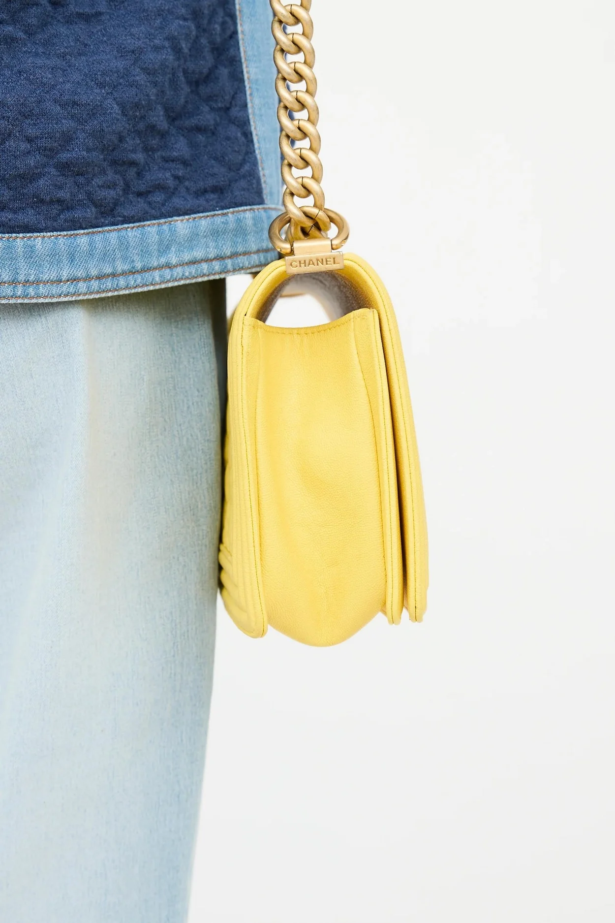 샤넬 보이백 미디엄 옐로우 금장 캐비어