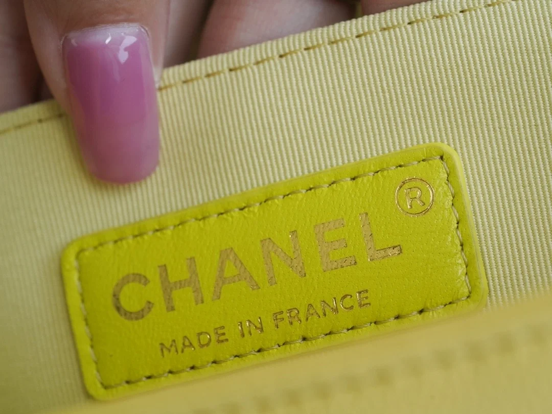 샤넬 보이백 미디엄 옐로우 금장 캐비어