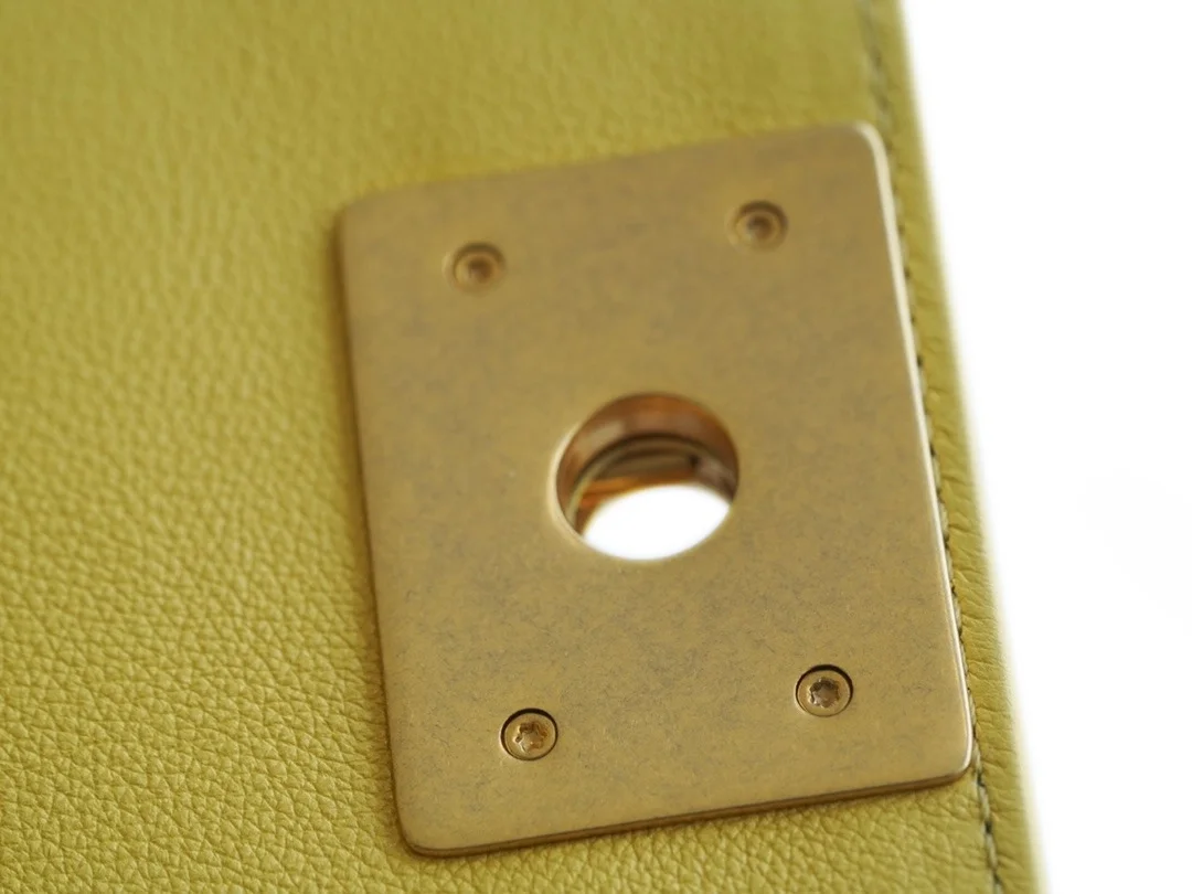 샤넬 보이백 미디엄 옐로우 금장 캐비어