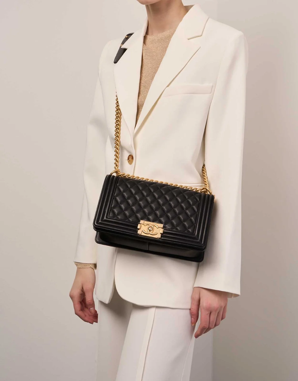 샤넬 램스킨 보이백 미디엄 골드 버클