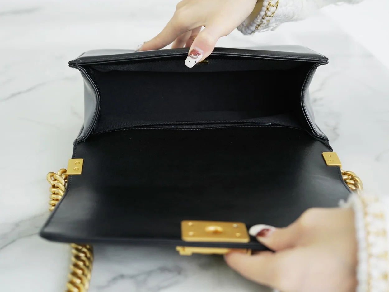 샤넬 램스킨 보이백 미디엄 골드 버클