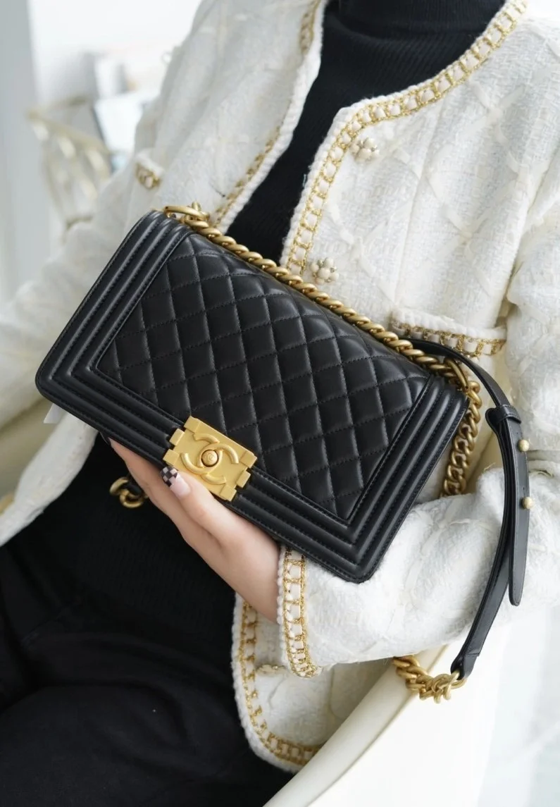 샤넬 램스킨 보이백 미디엄 골드 버클