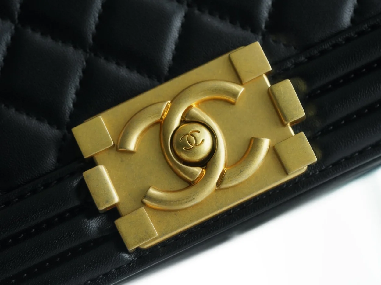 샤넬 램스킨 보이백 미디엄 골드 버클