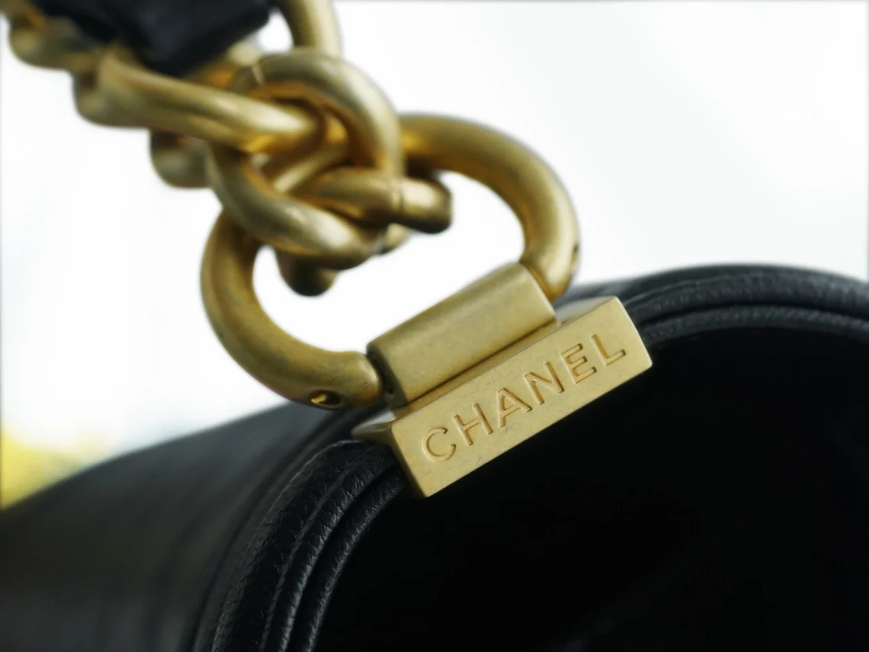 샤넬 램스킨 보이백 미디엄 골드 버클