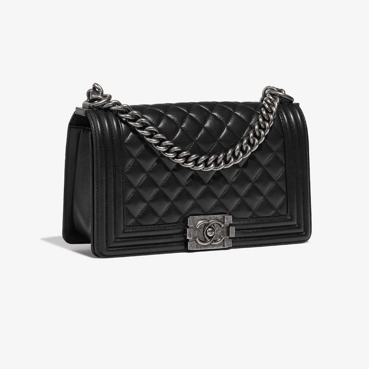 샤넬 보이백 미디엄 블랙 은장 램스킨