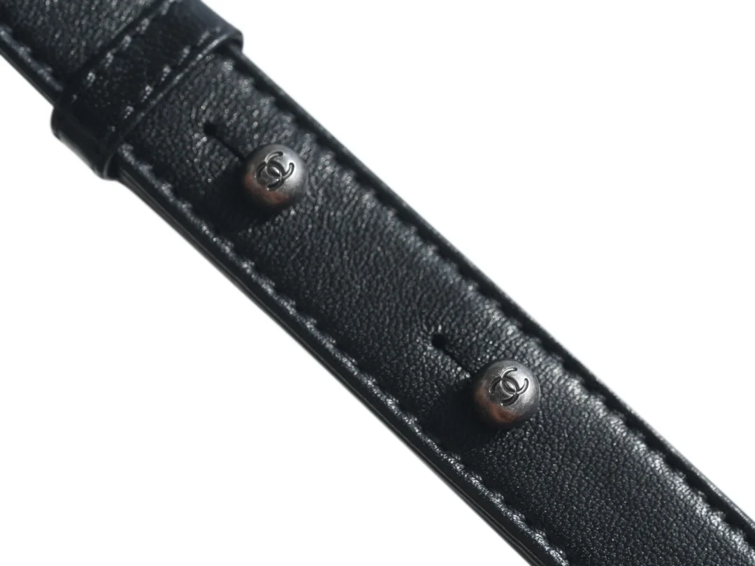 샤넬 보이백 미디엄 블랙 은장 램스킨