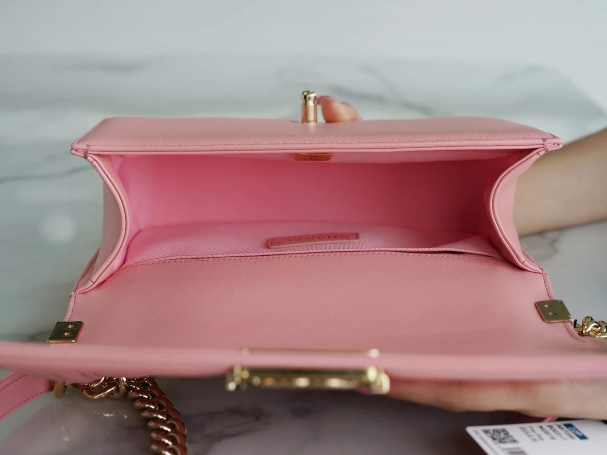 샤넬 보이백 미디엄 핑크 금장