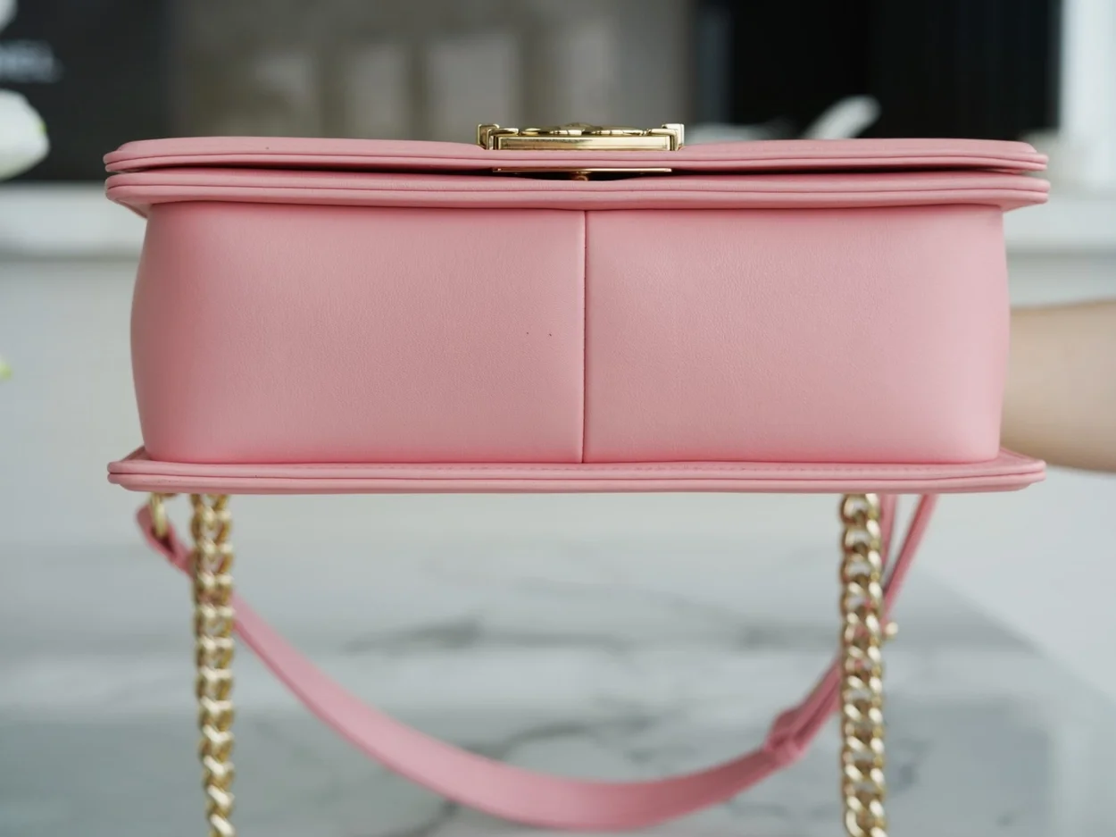 샤넬 보이백 미디엄 핑크 금장