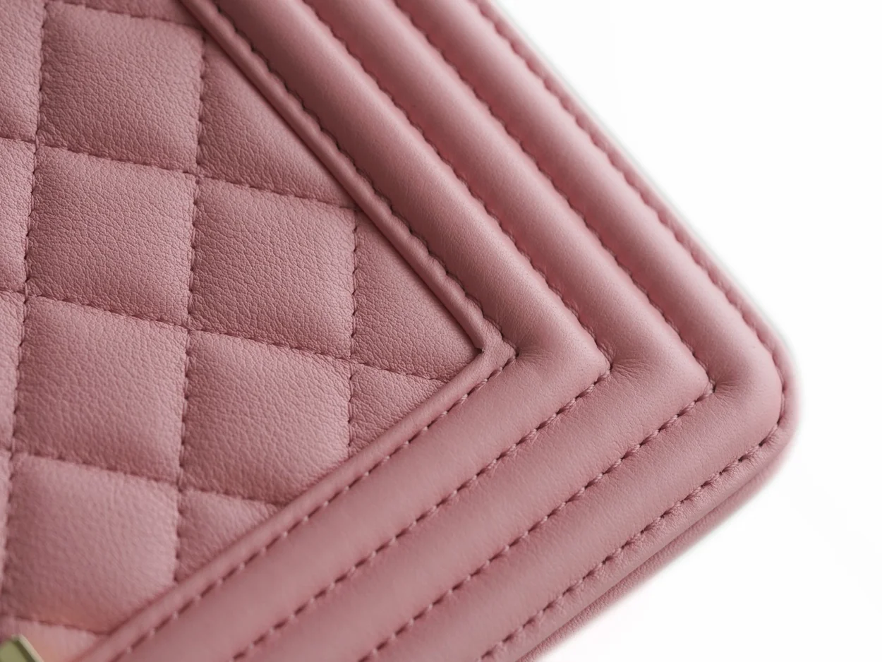샤넬 보이백 미디엄 핑크 금장