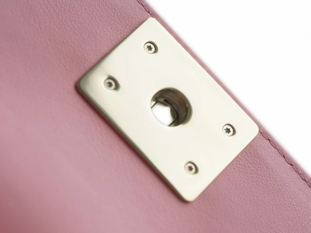 샤넬 보이백 미디엄 핑크 금장