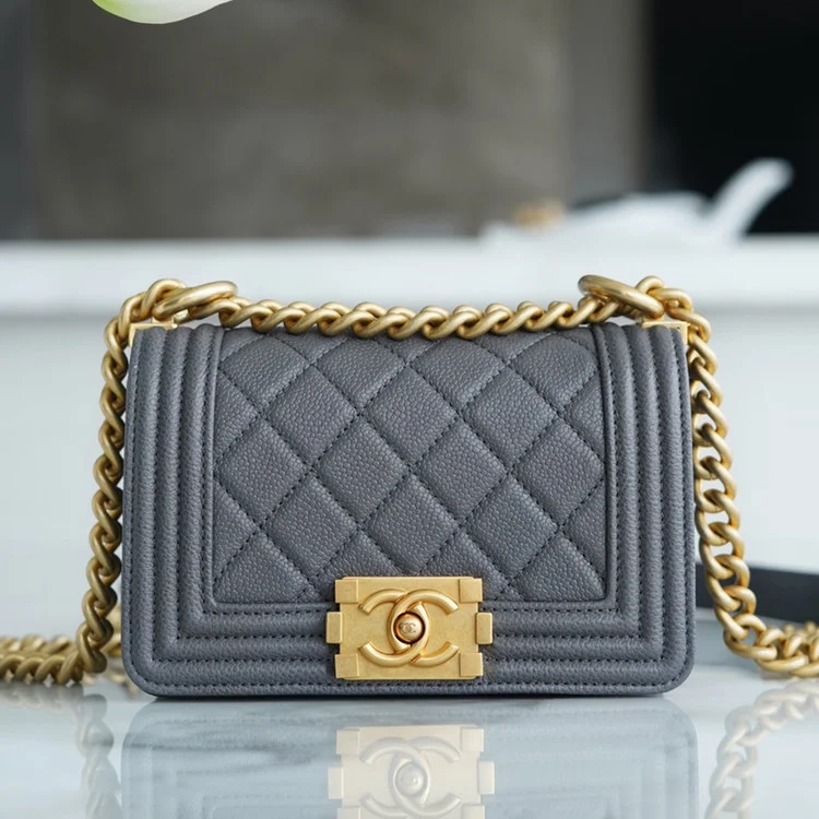 샤넬 보이백 미니 다크 그레이 금장 캐비어