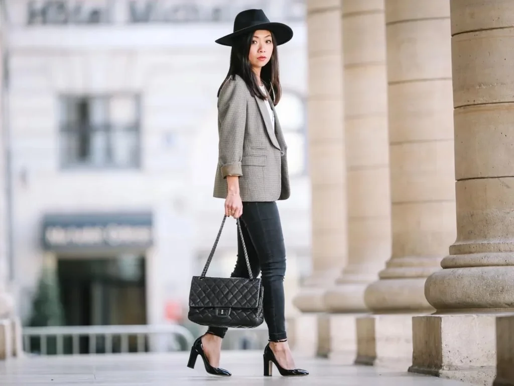 샤넬 2.55 빈티지 플랩백 블랙 은장 라지