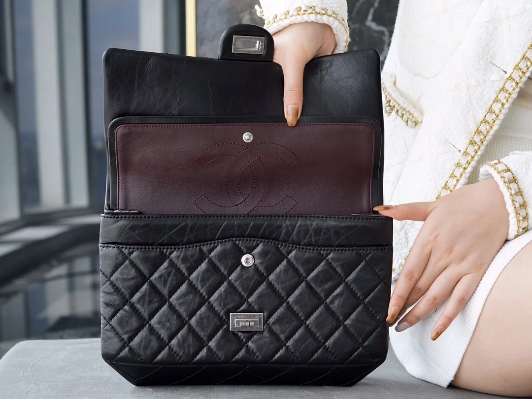 샤넬 2.55 빈티지 플랩백 블랙 은장 라지