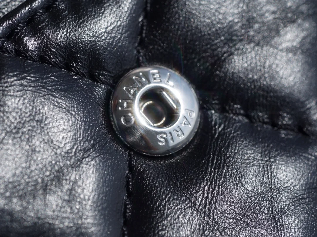 샤넬 2.55 빈티지 플랩백 블랙 은장 라지