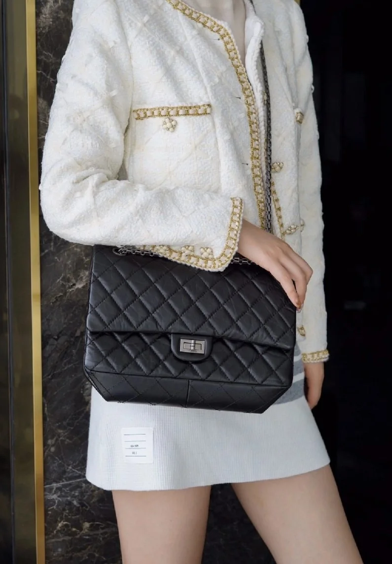 샤넬 2.55 빈티지 플랩백 블랙 은장 라지