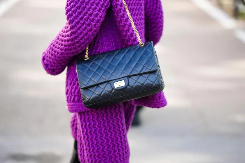 샤넬 2.55 빈티지 플랩백 블랙 금장 라지