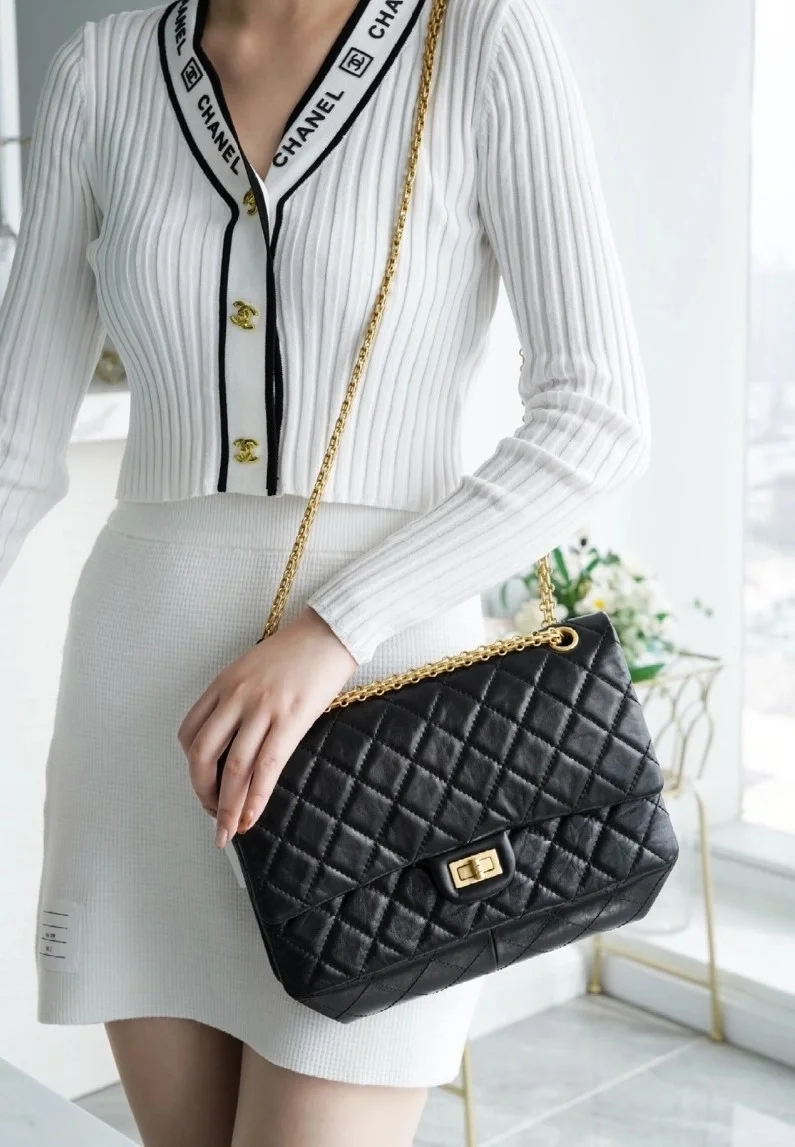 샤넬 2.55 빈티지 플랩백 블랙 금장 라지