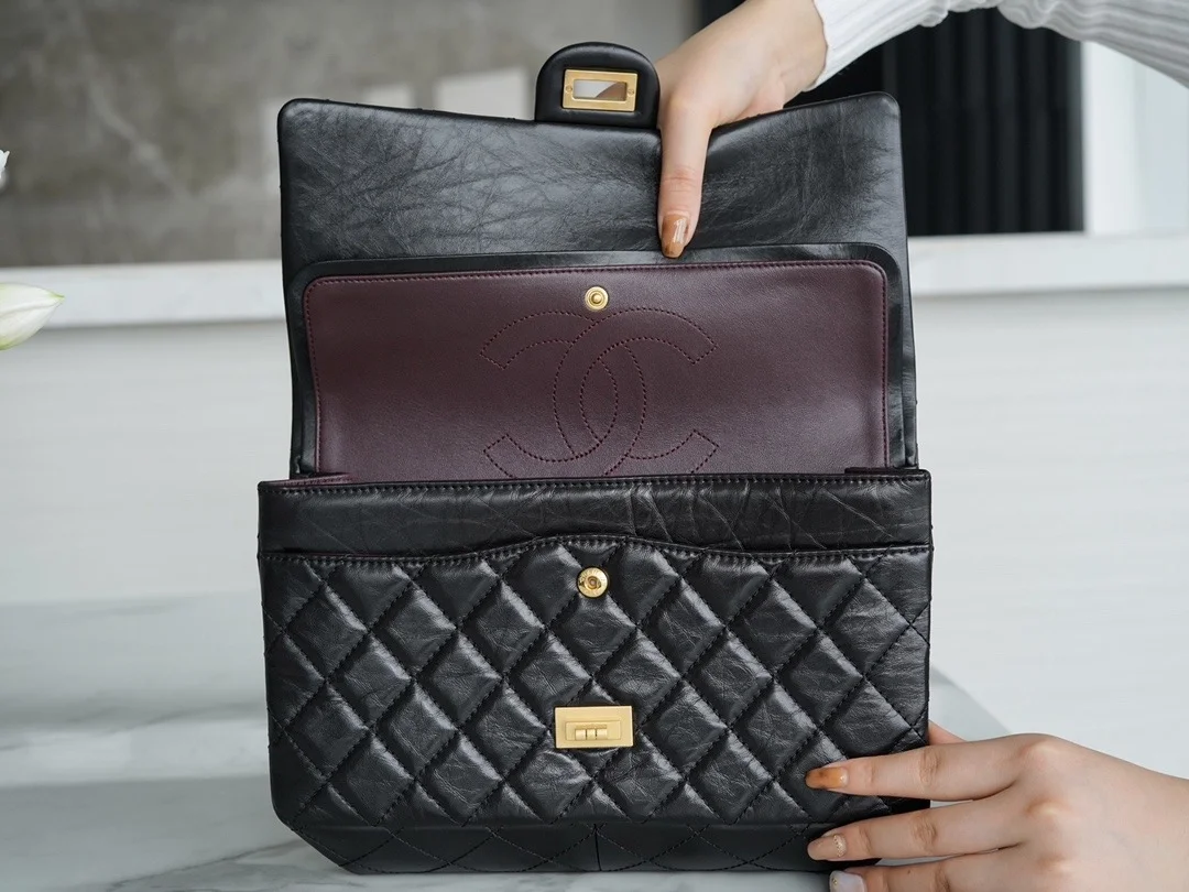 샤넬 2.55 빈티지 플랩백 블랙 금장 라지