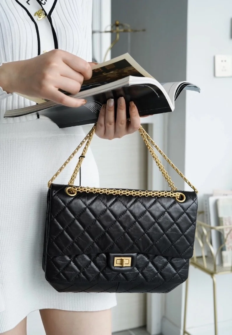 샤넬 2.55 빈티지 플랩백 블랙 금장 라지
