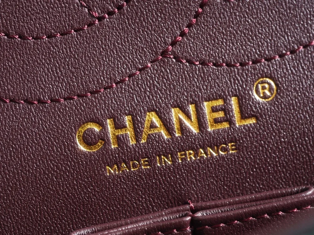 샤넬 2.55 빈티지 플랩백 블랙 금장 라지