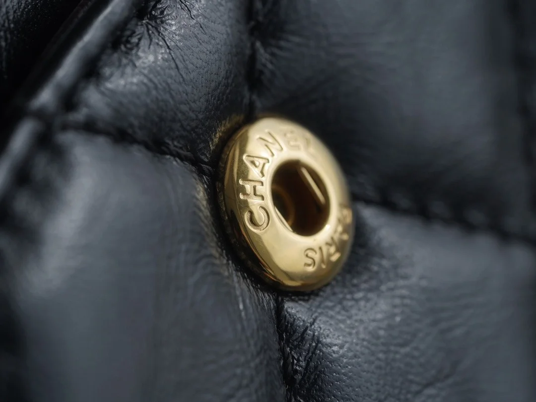 샤넬 2.55 빈티지 플랩백 블랙 금장 라지