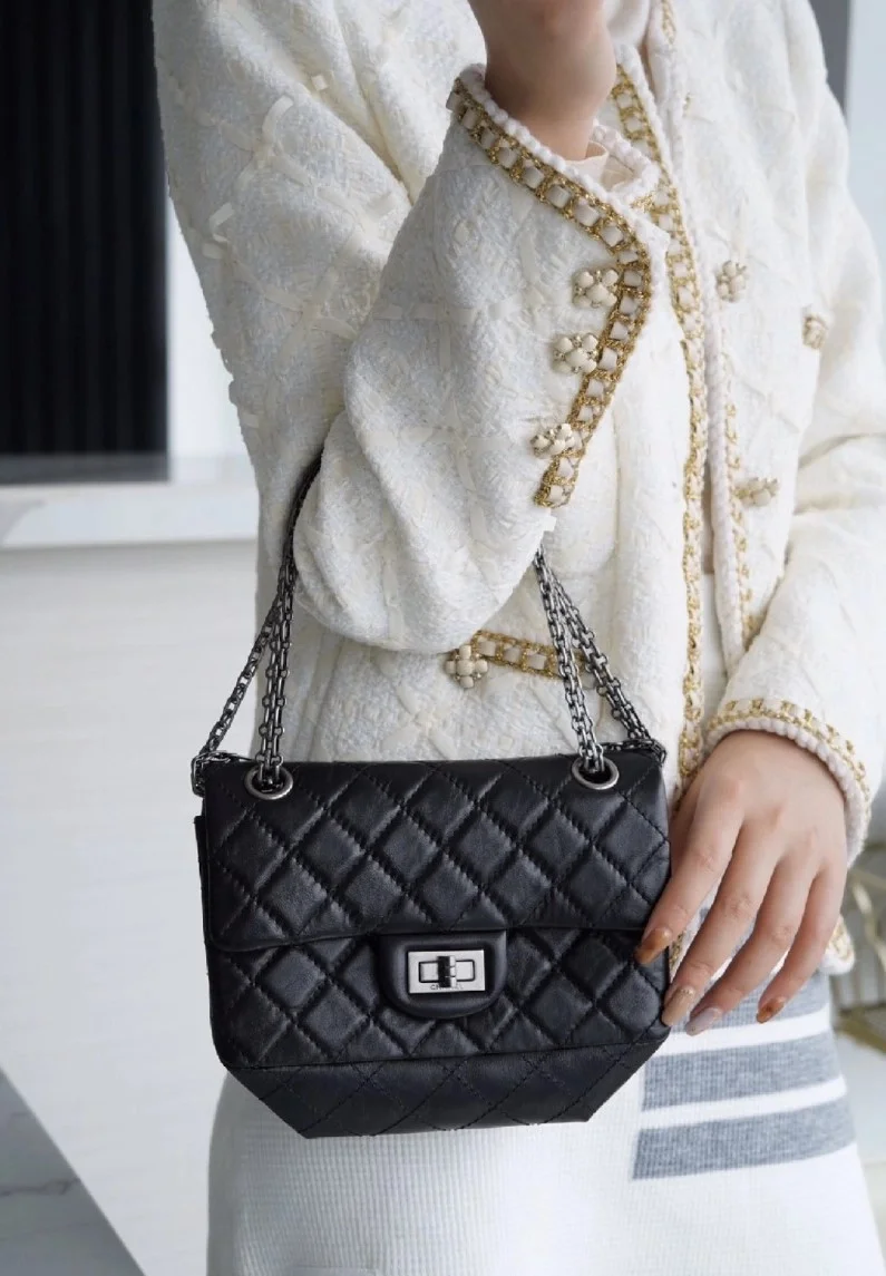 샤넬 2.55 빈티지 플랩백 블랙 은장 미니