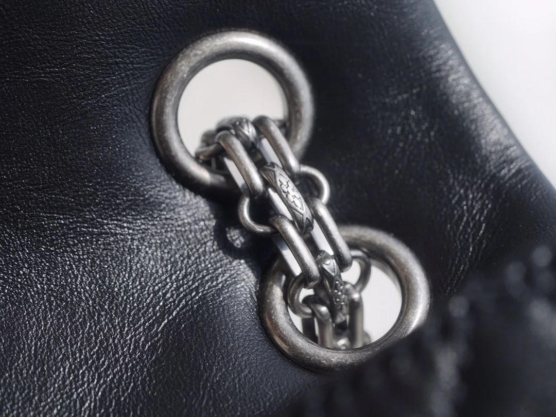 샤넬 2.55 빈티지 플랩백 블랙 은장 미니