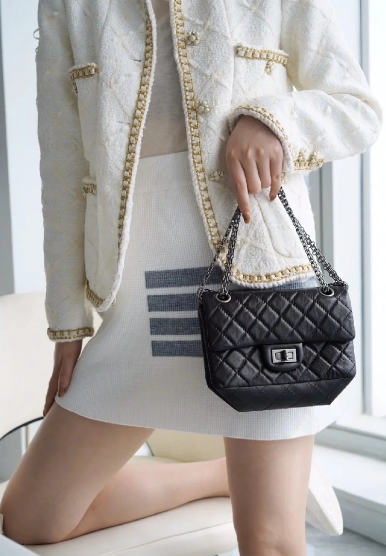 샤넬 2.55 빈티지 플랩백 블랙 은장 미니