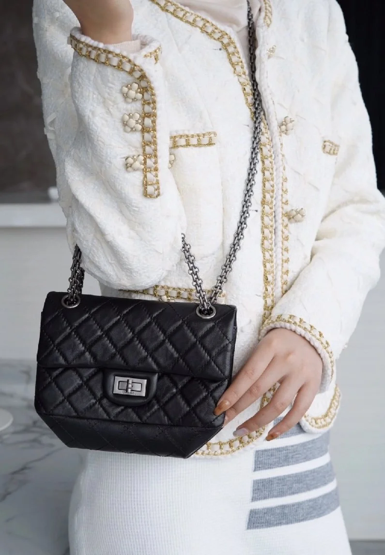 샤넬 2.55 빈티지 플랩백 블랙 은장 미니